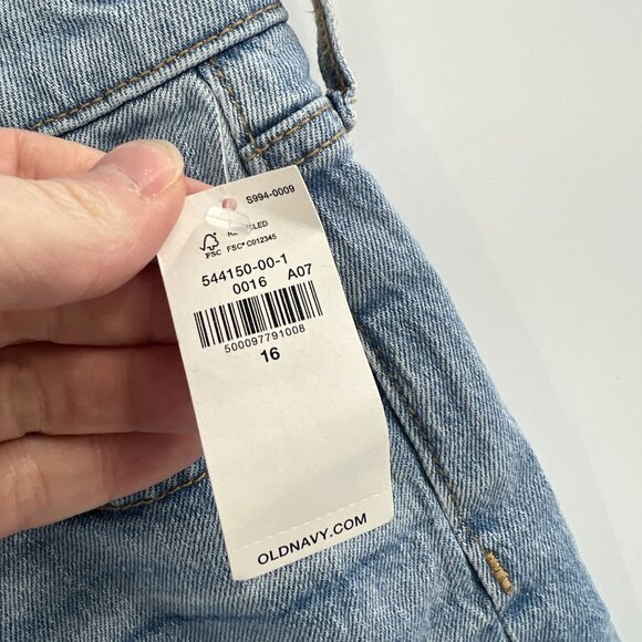 NWT Old Navy Low Rise OG Straight Cut Off Denim Shorts Women's 16 - Picture 2 of 4